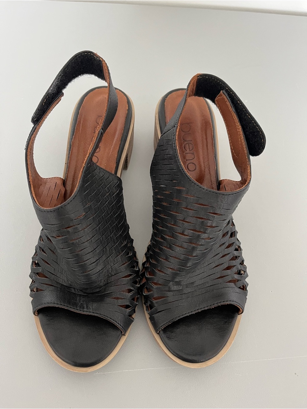 Bueno Olsen Black Laser Cut Leather Slingback Block Heel Sandals 39 8.5 - Picture 6 of 7